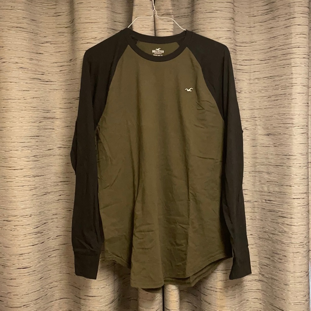 Men’s Hollister Green Long Sleeve Shirt